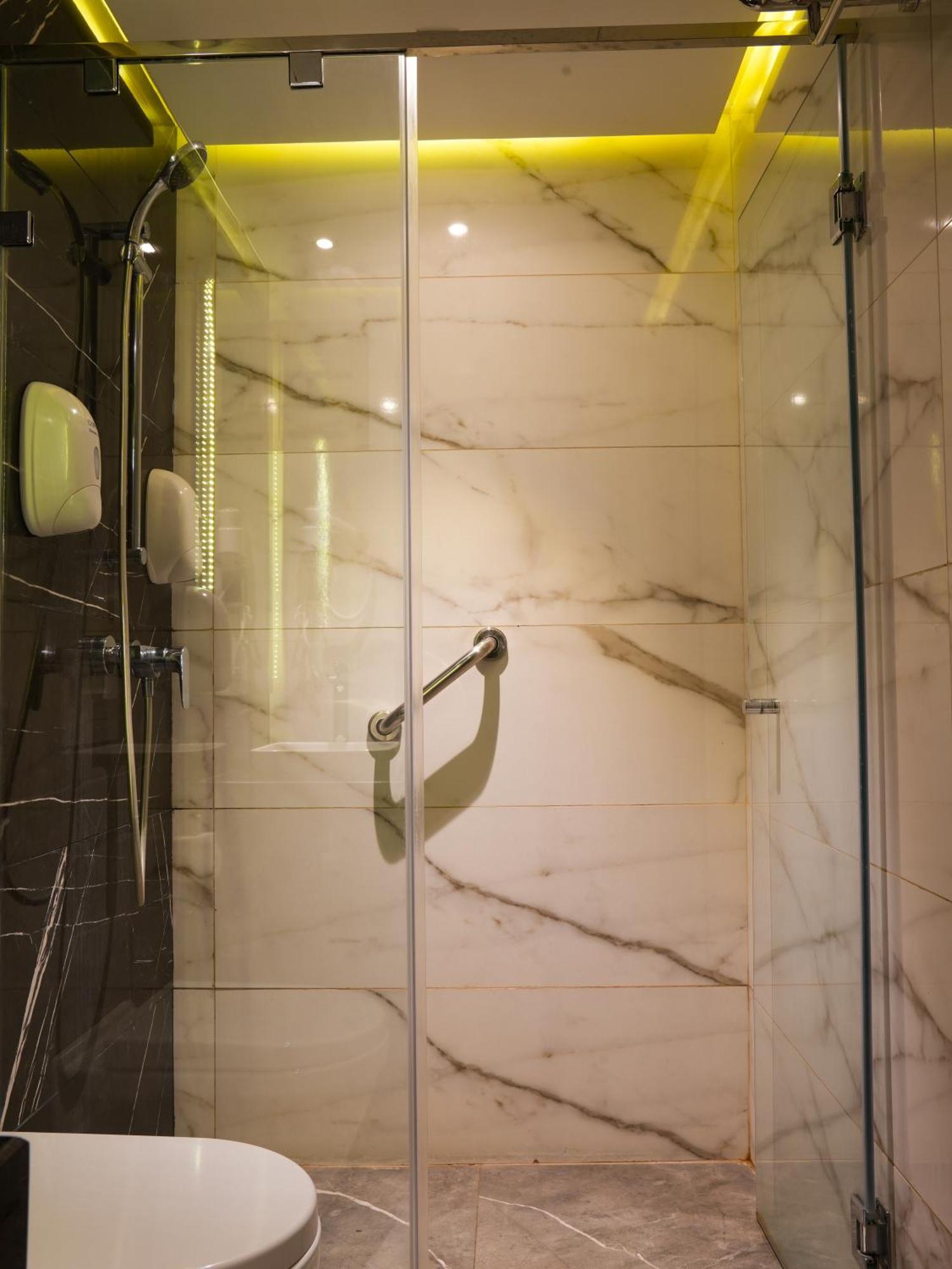 First Suites Hotel 라바트 외부 사진